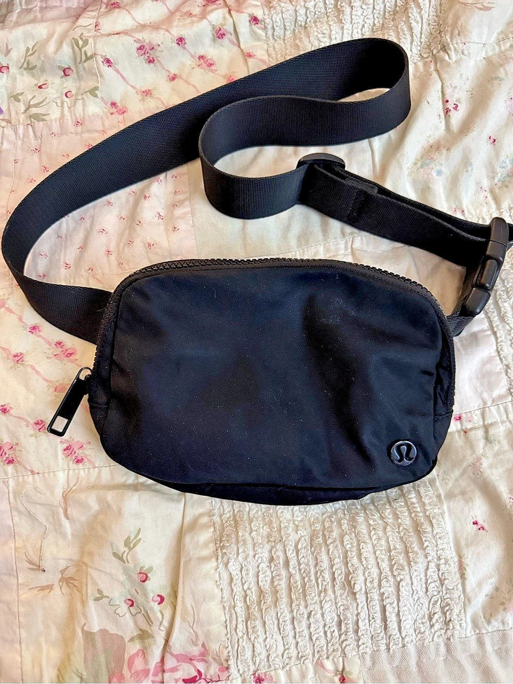 lululemon Everywhere Belt Bag 1L Black Crossbody Bag